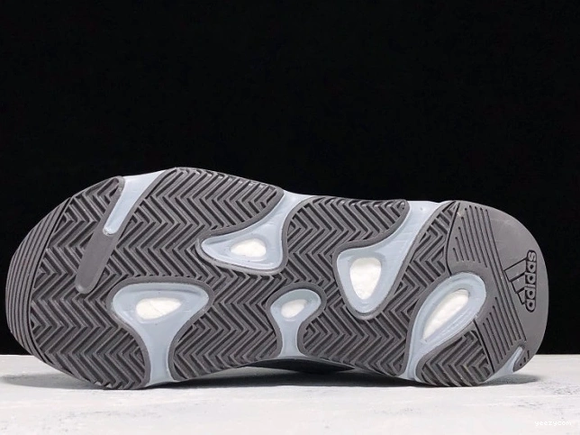 700 Blue v2 FV8424 Boost Hospital Yeezy Adidas 1101